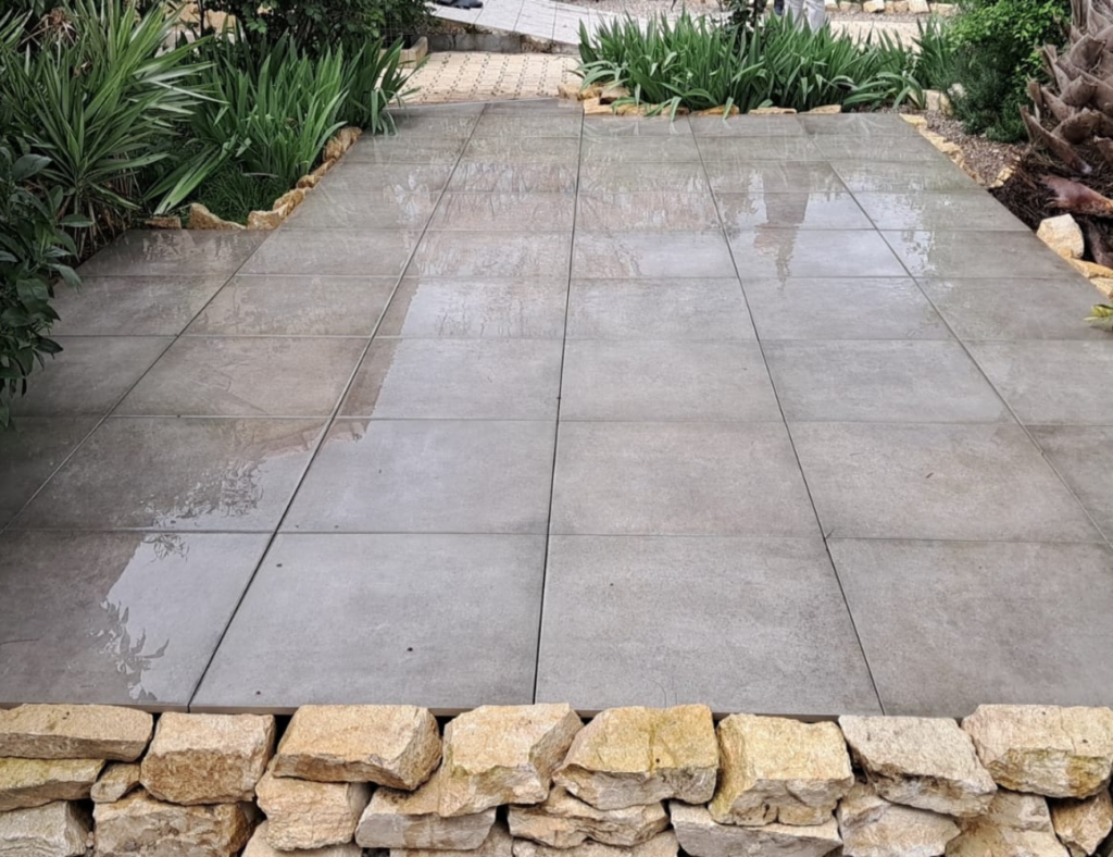 Création d'une terrasse par votre paysagiste Créa'Entretien Jardin à Bédarieux